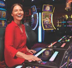 Tampilan permainan Live Casino dengan dealer langsung di platform dragon4d